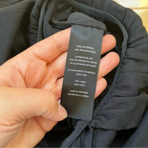 Alice + Olivia Romper Women’s Size 2 Black Zip Up Back V Neck Flowy - Picture 9 of 14